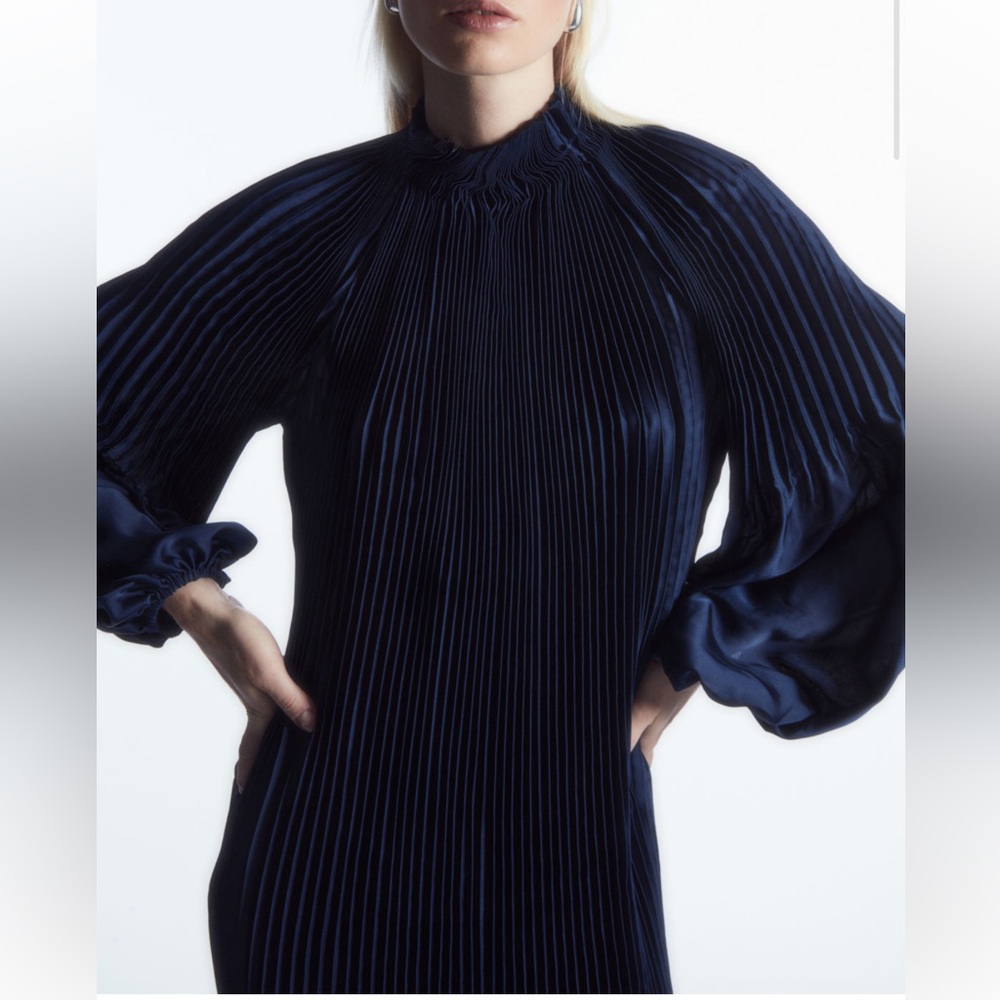COS OVERSIZED PLEATED HIGH-NECK MAXI DRESS